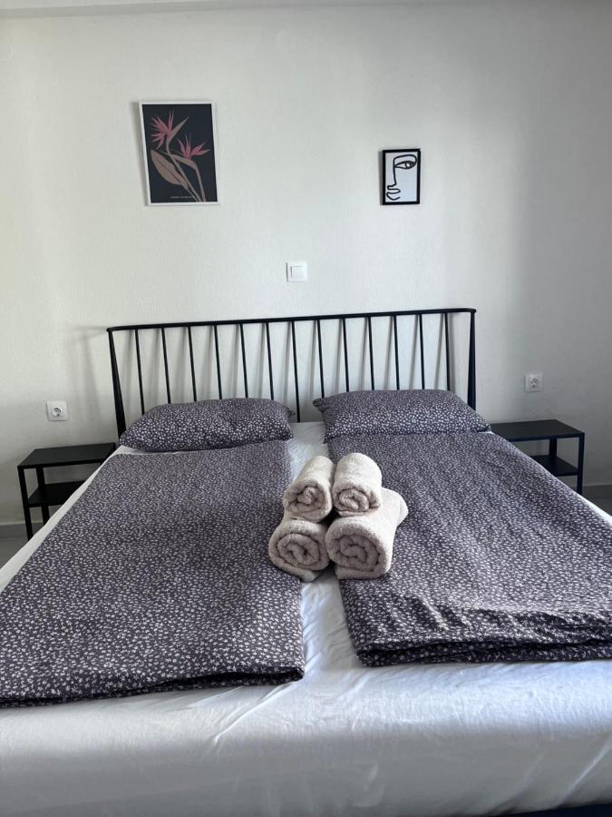 Three Cats Apartment نيكيتي المظهر الخارجي الصورة